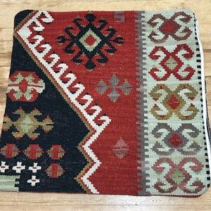 Pottery Barn Malaki Kilim Pillow Cover 18”